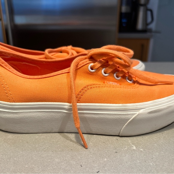 Vans off the Wall skate shoes women’s US 7.5, men’s 6 orange lace-up shoes, NWOT - Picture 7 of 12